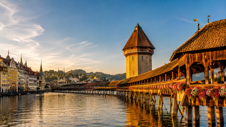 Chapel Bridge (Kapellbrücke), Lucerne, Switzerland